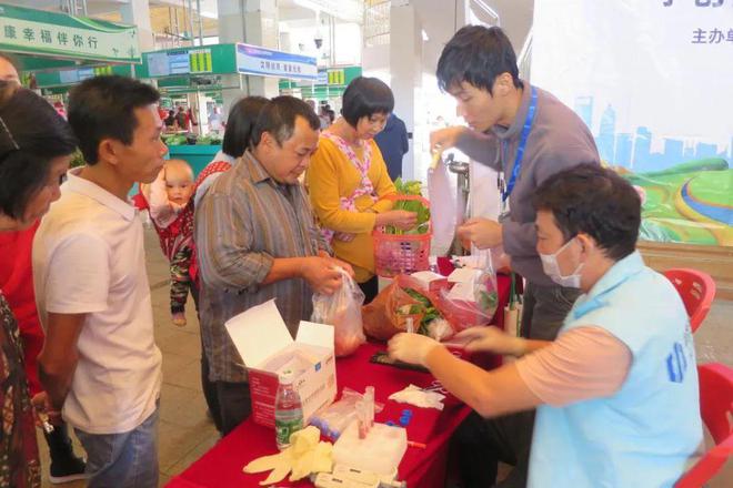 “土味”网红火遍全网背后是压抑已久的老年人需求八戒体育真人(图14)